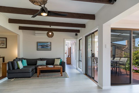 235 Mitchell Parade, Mollymook - Accommodation Sydney 1