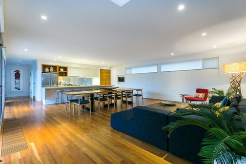 C-Escape - Sydney 4u 3