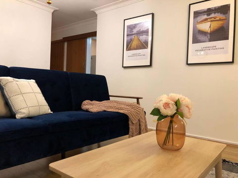 CAMPBELLTOWN HOLIDAY HOME 3 BED + FREE PARKING NCA039 - Accommodation Sydney 4