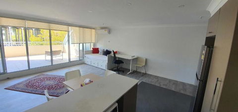 Dana-Cozy Studio With Shared Entry In The City - Sydney 4u 3