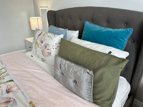 Daisy Cottage On Duke 3BR - Sydney 4u 1