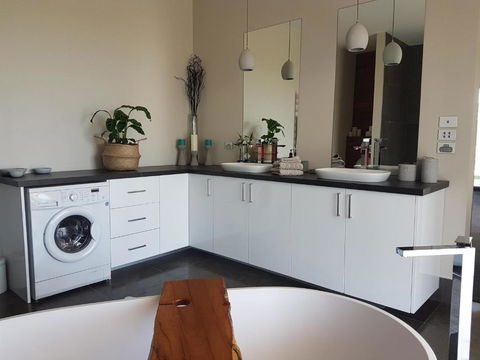 Dale View Luxury Accommodation - Sydney 4u 2