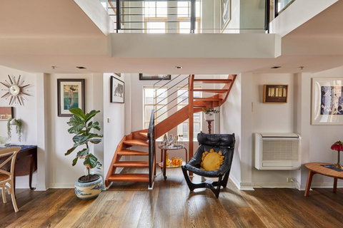 Deco Loft On Russell Street - Accommodation Sydney 0