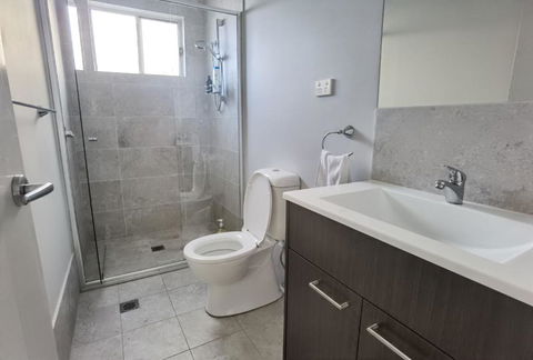 Delightful 2-level Home In Bardia - Sydney 4u 4