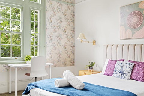 Deluxe Ensuite Queen Room - Convenient Location In Lindfield - Accommodation Sydney 3