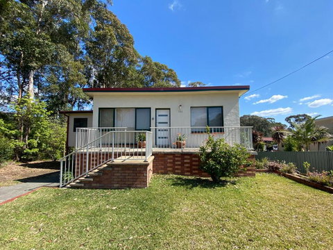Denhams Beach Cottage - Accommodation Sydney 0