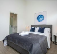 2x2 Luxury Retreat Condo - Sydney 4u