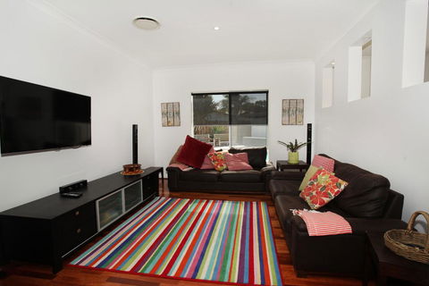 3 Bauhinia Crescent Marcoola - PET FRIENDLY, LINEN SUPPLIED, 500 BOND - Sydney 4u 3