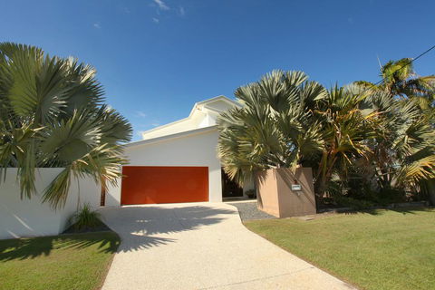 3 Bauhinia Crescent Marcoola - PET FRIENDLY, LINEN SUPPLIED, 500 BOND - Sydney 4u 0