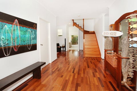 3 Bauhinia Crescent Marcoola - PET FRIENDLY, LINEN SUPPLIED, 500 BOND - Sydney 4u 2