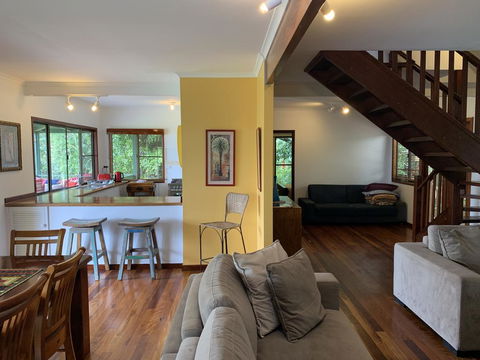 305 Montville - Sydney 4u 2
