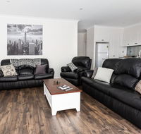 4 Bedroom Inner City Townhouse - SLEEPS 9  - Sydney 4u