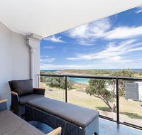 5 'The Outlook' 4 Ocean Parade - overlooking Boat Harbour beach and ducted air conditioning - Sydney 4u