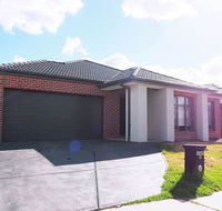 5 Bed 2 Bath big house - Accommodation Sydney