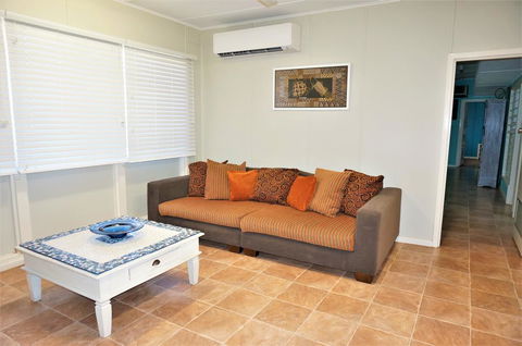 5 Learmonth Street - Close To Town Centre - Sydney 4u 2