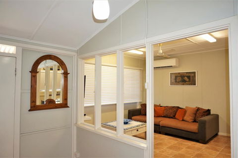 5 Learmonth Street - Close To Town Centre - Sydney 4u 1