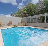 516 'Oaks Pacific Blue' 265 Sandy Point Road- private pool aircon WIFI - Sydney 4u