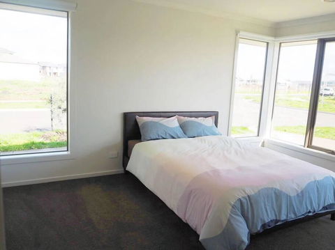 5Bed 2Bath Family House In Werribee - Accommodation Sydney 2