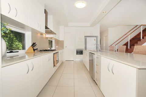 60 Beachway Parade, Marcoola, 500 BOND, Linen Supplied - Sydney 4u 3