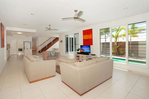 60 Beachway Parade, Marcoola, 500 BOND, Linen Supplied - Sydney 4u 1