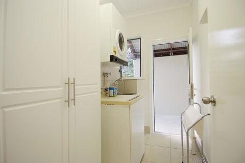 67 Casuarina Beachhouse - Sydney 4u 0