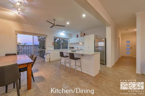 78 Madaffari Drive - PRIVATE JETTY And Pool - Sydney 4u 2