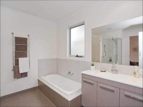 A Beautiful Beach House Torquay - Sydney Resort 3