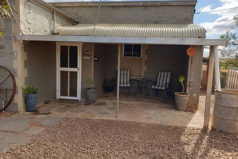 A Real Bush Retreat. Kangas, Emus & Starry Skies. - Sydney 4u 2