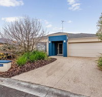 A TOUCH OF CLASS - PET FRIENDLY OUTSIDE ONLY - Accommodation Sydney