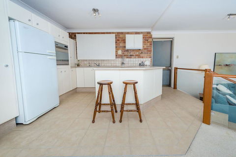 A Yachtsmans Rest, Unit 4/37 Victoria Parade - Sydney 4u 2