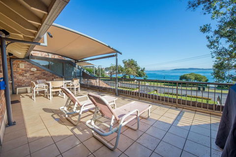 A Yachtsmans Rest, Unit 4/37 Victoria Parade - Sydney 4u 0