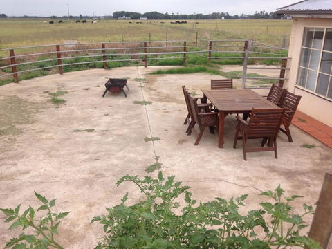 Abington Farm - Sydney 4u 1
