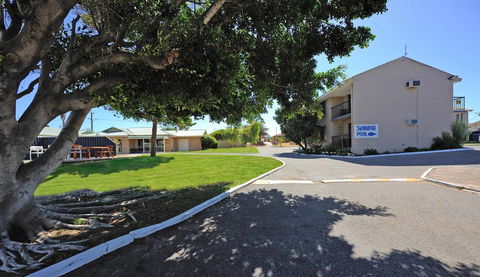 Abrolhos Reef Lodge - Sydney 4u 2