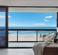 Absolute Beach Front Renovated 3 Bdrm 2 Bath App - Accommodation Sydney