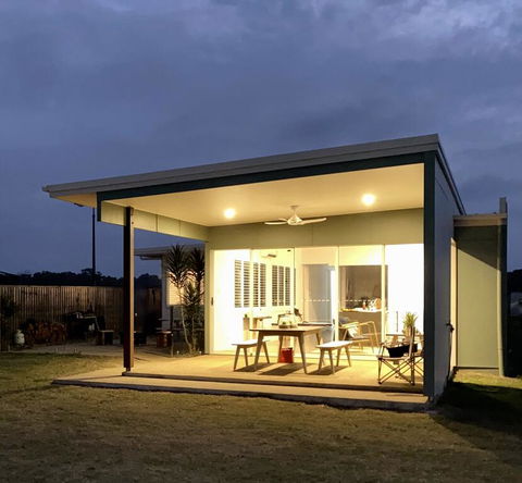 Absolute Beachfront & Secluded New Home - Sydney 4u 1