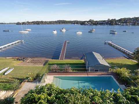 Absolute Waterfront Lakehouse Fishing Point Waterfront Pool Jetty - Sydney 4u 3