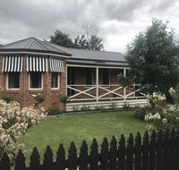 Acacia House - Central Healesville - Yarra Valley - Sydney 4u