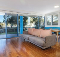 Across the road from the beach - Accommodation Sydney