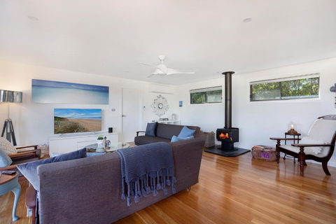 EAST52A - Lake Views - Sydney 4u 1
