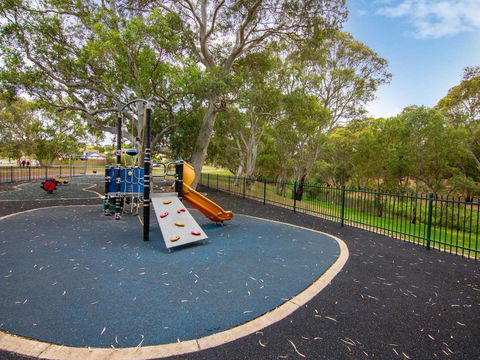 Echo Holiday Parks - Windsor Gardens - Sydney 4u 2
