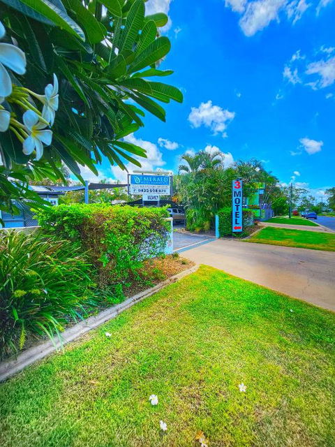Emerald Motel Apartments - Sydney 4u 0