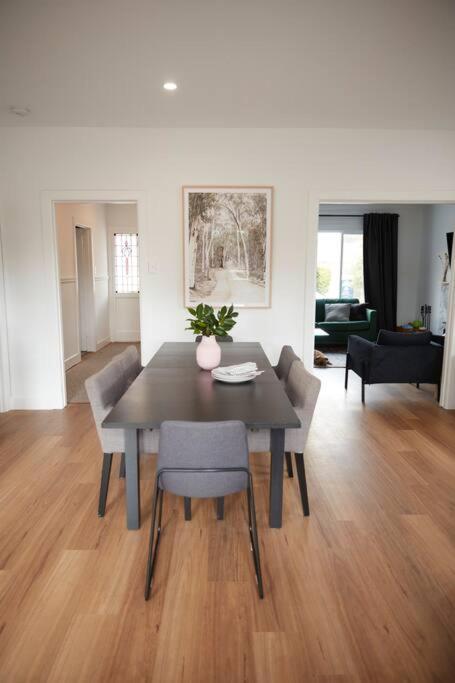 Enjoy A Renovated Retreat With Outdoor Bath - Sydney 4u 2