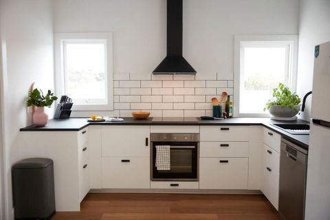 Enjoy A Renovated Retreat With Outdoor Bath - Sydney 4u 3