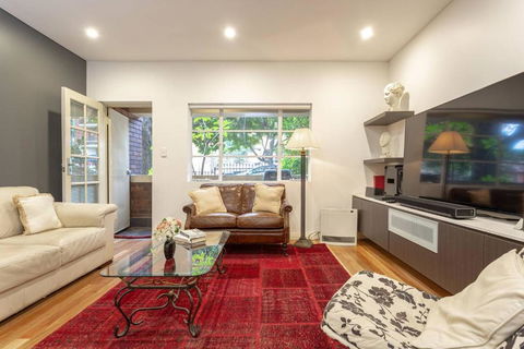 Exclusive Art Deco Escape In Tree-lined Kingsford - Sydney 4u 0