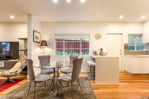 Exclusive Art Deco Escape In Tree-lined Kingsford - Sydney 4u 3
