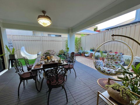 Equitice Spring Moonlight Villa - Sydney 4u 3