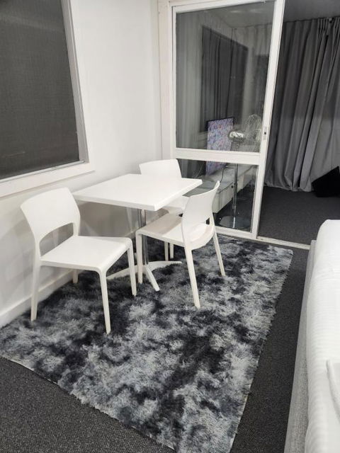 Entire Studio Apartment - Self Check-in - Sydney 4u 4