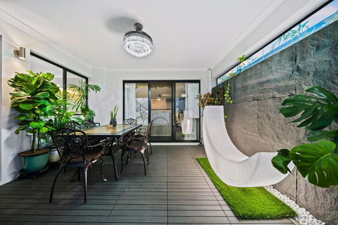 Equitice Winter Moonlight Villa - Sydney 4u 3