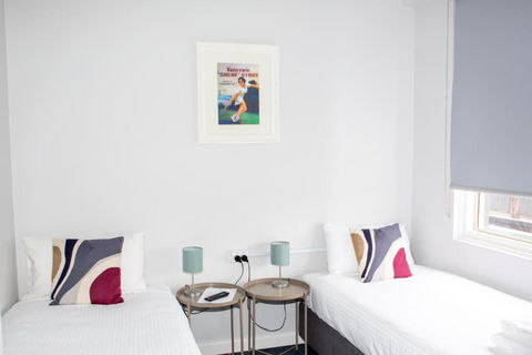 Five Island Hotel - Sydney 4u 4
