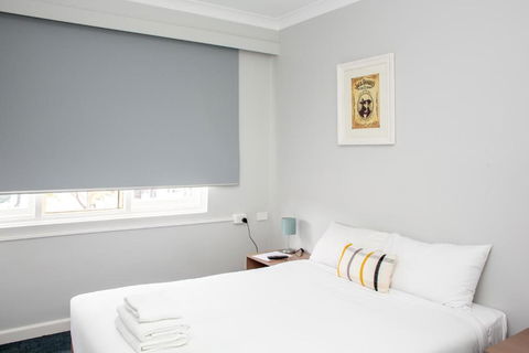 Five Island Hotel - Sydney 4u 2